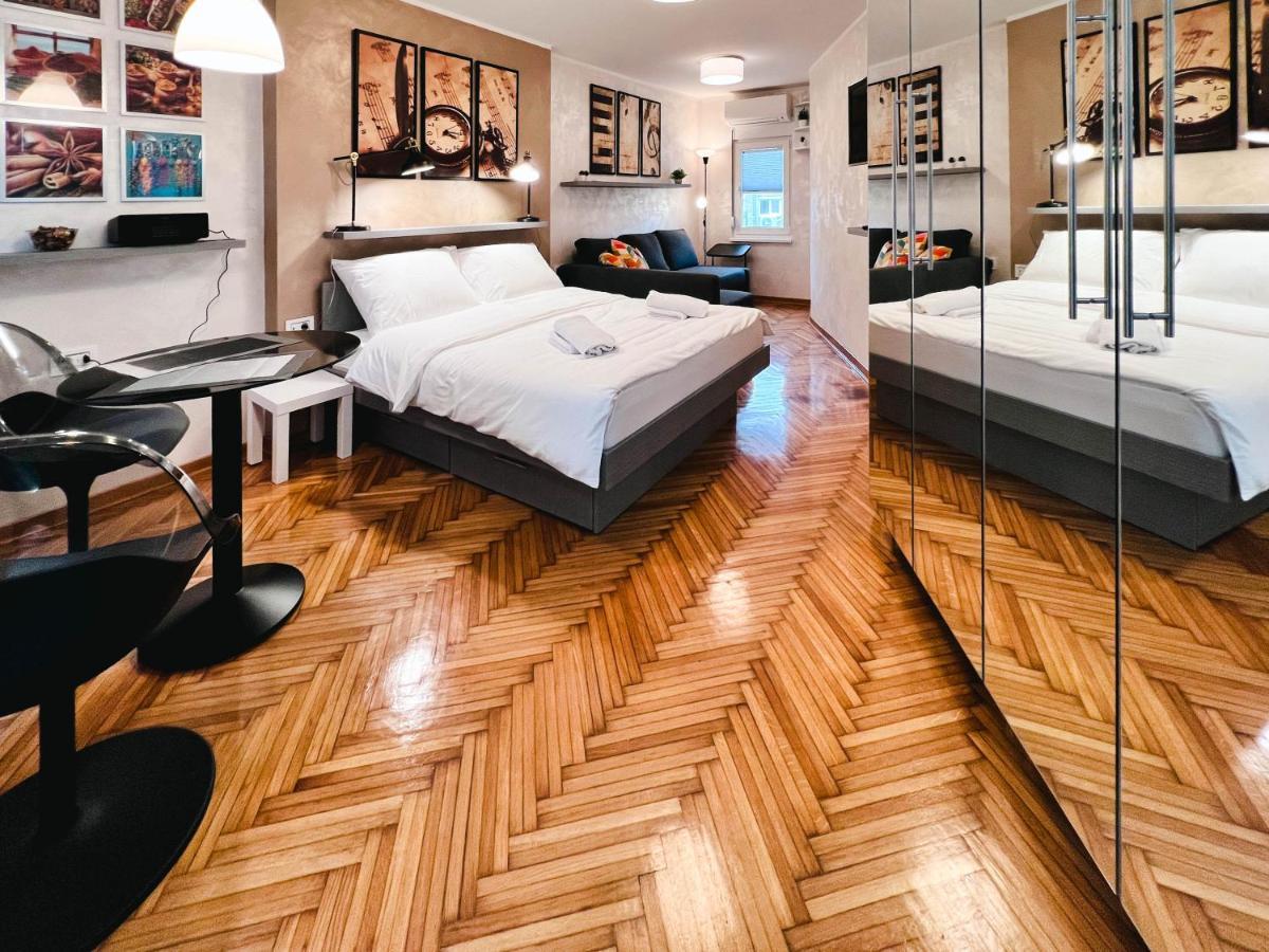 Old Town Luxury Suites Belgrad Exteriör bild